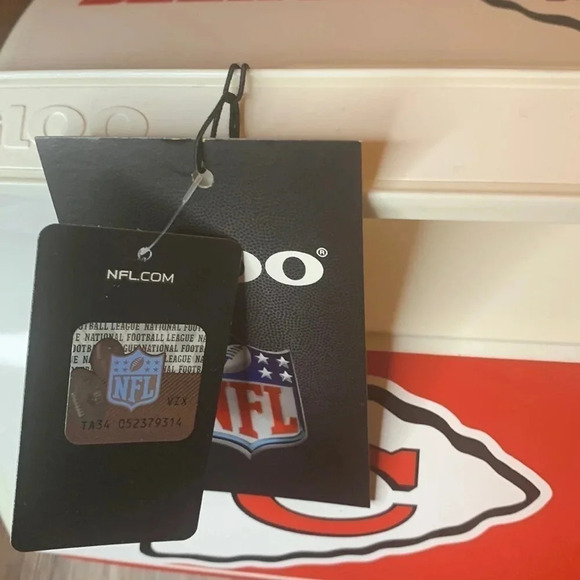 Kansas City Chiefs Cooler 7 Quarts NFL x Igloo Playmate New - Picture 7 of 9